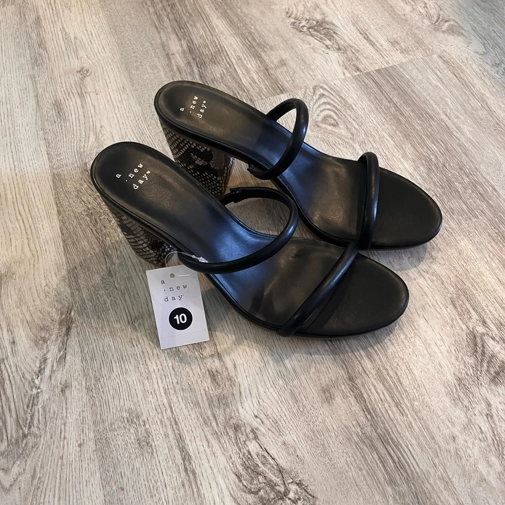 SALE ‼️ A New Day Black Two Strap Snakeskin Chunky Heel Sandals - Picture 3 of 7